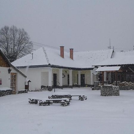 Toldi Vendeghaz Hotel Felsotold Luaran gambar